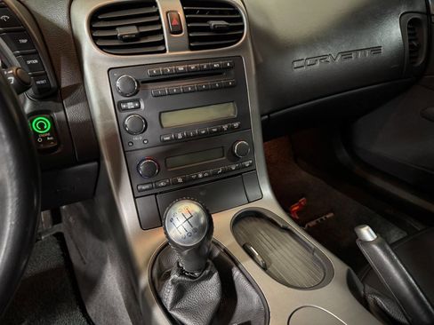 Used 2007 Chevrolet Corvette Coupe w/ Performance Package image 25