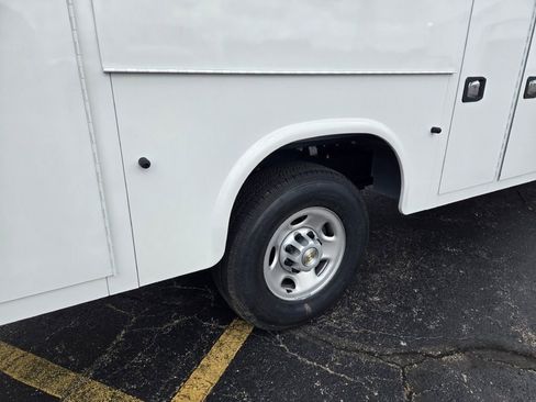 New 2025 Chevrolet Express 3500 w/ Power Convenience Package image 9