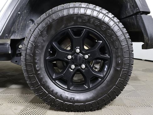 Used 2022 Jeep Wrangler Unlimited Sport image 16