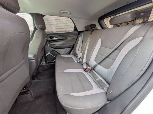 Used 2025 Chevrolet TrailBlazer LT AWD/4WD image 27