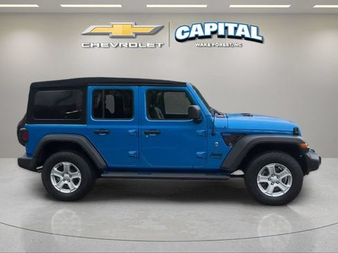 Used 2022 Jeep Wrangler Unlimited Sport AWD/4WD image 6