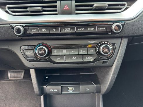 Used 2022 Kia Niro EX Premium FWD image 36
