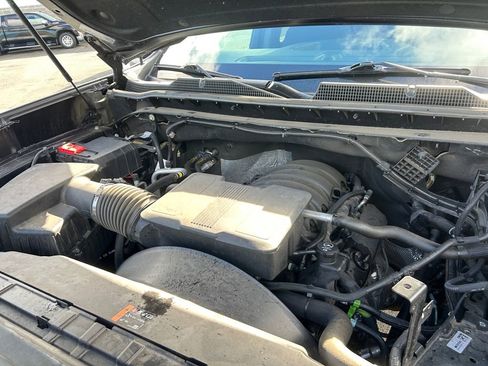 Used 2024 Chevrolet Silverado 2500 Custom w/ Custom Value Package image 30