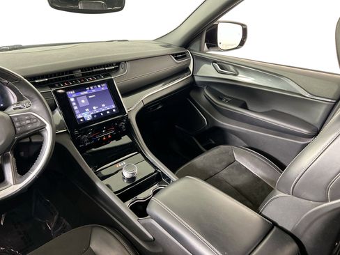 Used 2022 Jeep Grand Cherokee L Laredo image 19