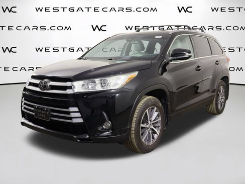 Used 2019 Toyota Highlander XLE AWD/4WD image 1