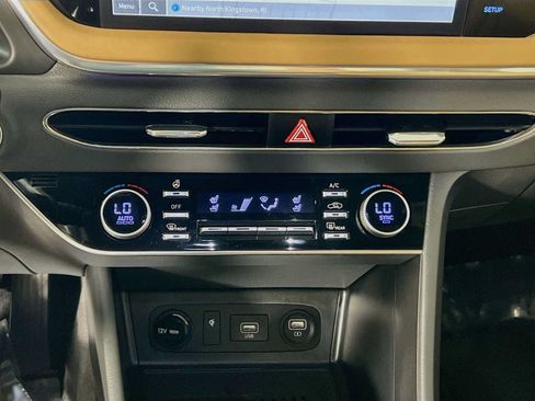 Certified 2023 Hyundai Sonata Limited w/ Preferred Accessory Package FWD image 16