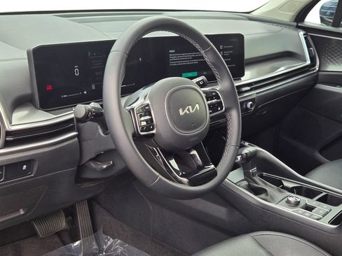 Certified 2025 Kia Sorento S w/ Panoramic Sunroof Package FWD image 16