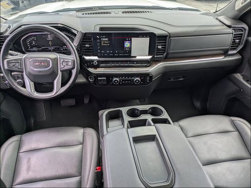 Used 2025 GMC Sierra 1500 SLT AWD/4WD image 17