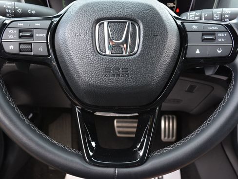 Used 2025 Honda Civic Sport image 27
