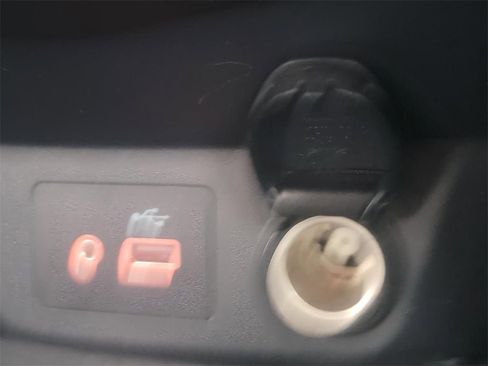 Used 2018 Nissan Rogue SV image 23