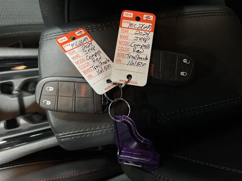 Used 2024 Jeep Compass Trailhawk image 26