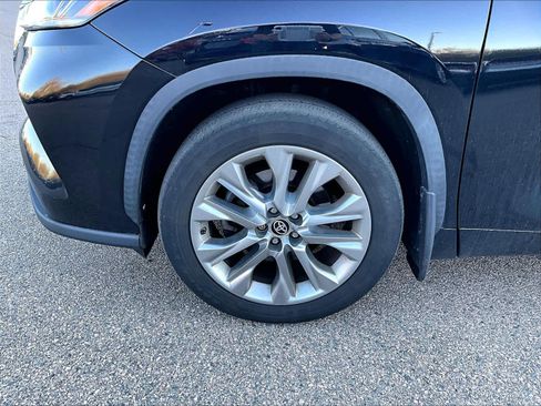 Used 2021 Toyota Highlander Limited AWD/4WD image 4