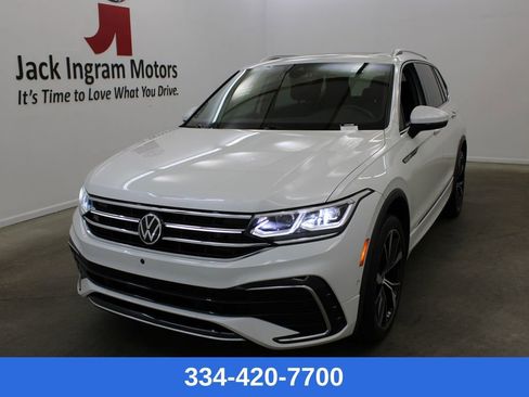 Certified 2022 Volkswagen Tiguan SEL R-Line image 1