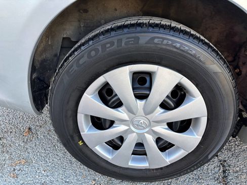 Used 2011 Toyota Corolla LE image 31