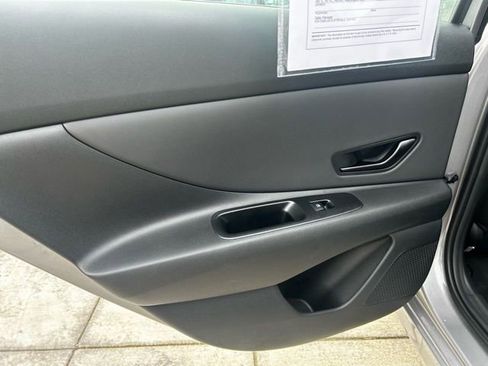 Certified 2025 Hyundai Elantra SEL FWD image 8