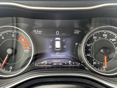 Used 2019 Jeep Cherokee Trailhawk w/ Cold Weather Group AWD/4WD image 16