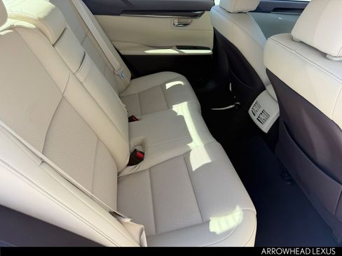 Used 2018 Lexus ES 350 w/ Navigation System Package image 30