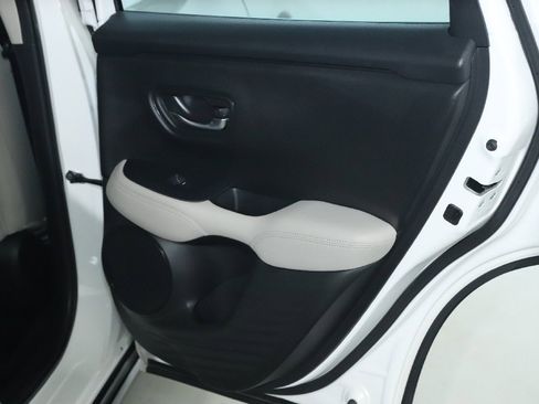 Used 2023 Honda HR-V LX image 30