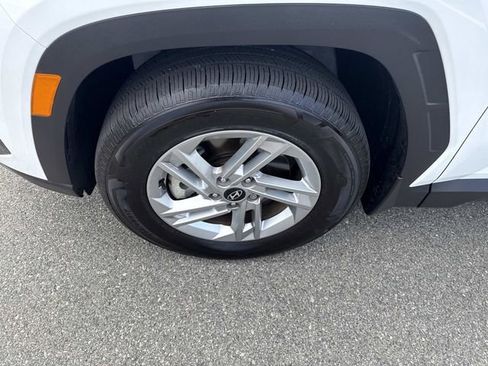 Certified 2025 Hyundai Tucson SE image 13
