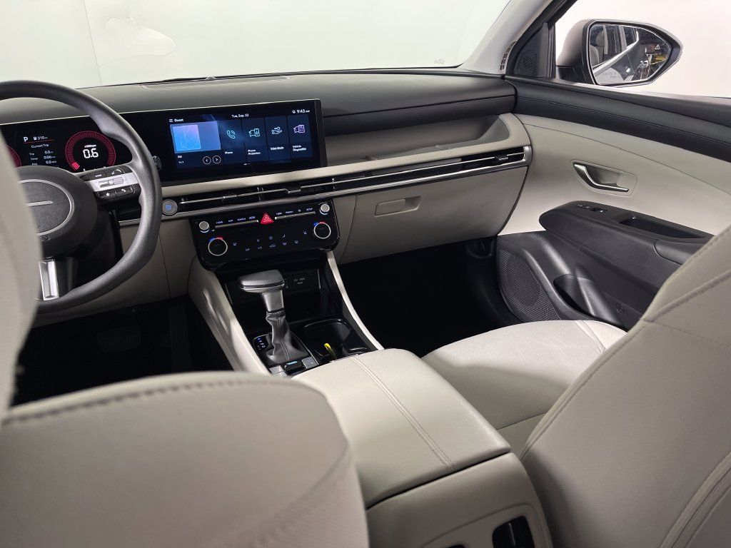 Certified 2025 Hyundai Tucson SEL FWD image 18