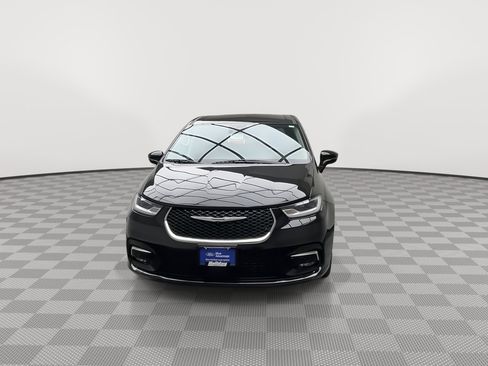 Used 2024 Chrysler Pacifica Touring-L image 33