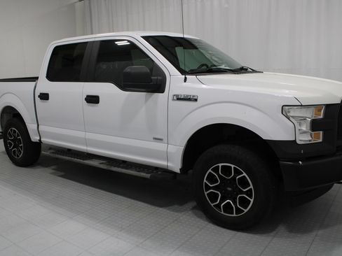 Used 2017 Ford F150 XL w/ Equipment Group 101A Mid AWD/4WD image 4