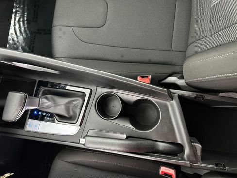 Certified 2025 Hyundai Elantra SE FWD image 15