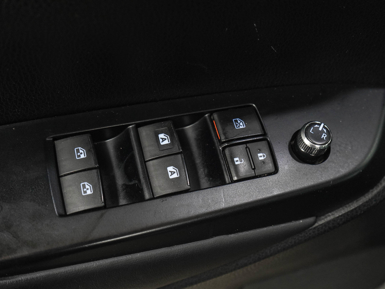 Used 2018 Toyota Highlander XLE AWD/4WD image 22