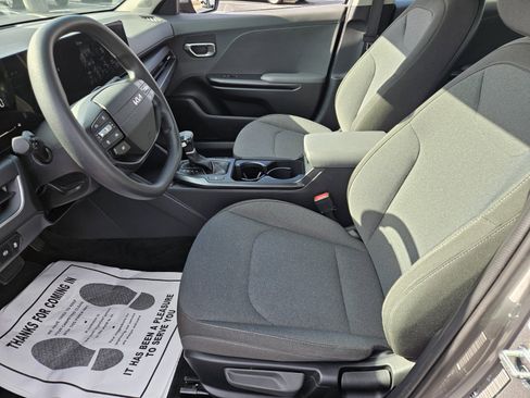 Used 2025 Kia K4 LXS image 7
