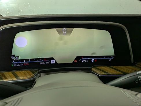 Used 2021 Cadillac Escalade ESV Sport Platinum image 6