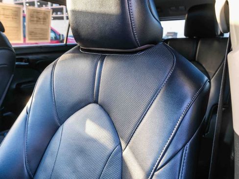 Used 2023 Toyota Highlander Limited FWD image 19