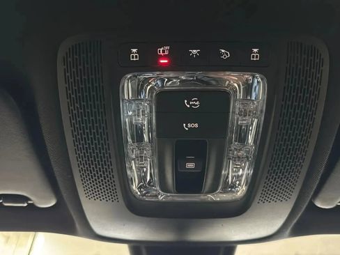 Used 2021 Mercedes-Benz GLB 250 4MATIC image 20