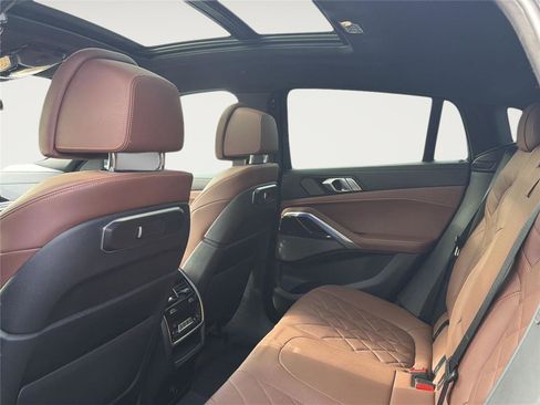 Used 2024 BMW X6 xDrive40i w/ Premium Package image 11