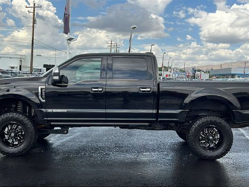 Used 2022 Ford F350 Platinum AWD/4WD image 8