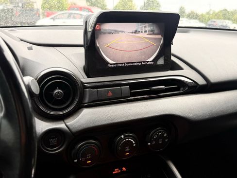 Used 2020 MAZDA MX-5 Miata Sport RWD image 36