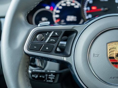 Certified 2023 Porsche Cayenne Coupe image 25