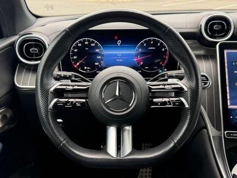 Used 2023 Mercedes-Benz GLC 300 4MATIC image 13