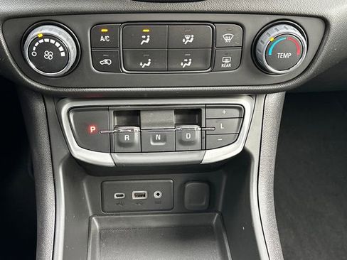 Used 2024 GMC Terrain SLE FWD image 22