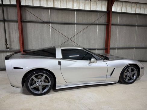 Used 2007 Chevrolet Corvette Coupe w/ Performance Package image 13