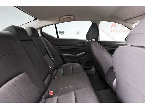 Used 2024 Nissan Altima 2.5 S image 9