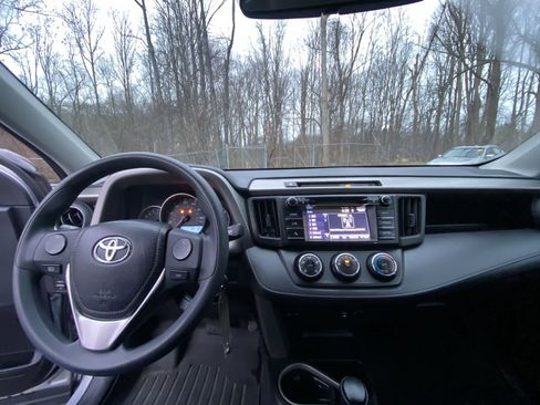 Used 2016 Toyota RAV4 LE image 24