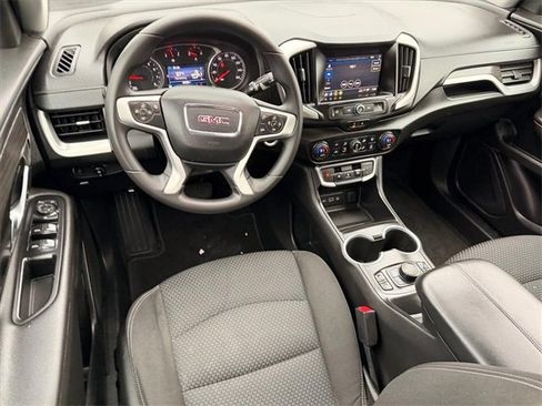 Used 2022 GMC Terrain SLE w/ Driver Convenience Package image 5