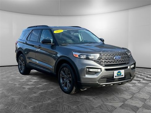 Used 2022 Ford Explorer XLT w/ XLT Sport Appearance Package image 7