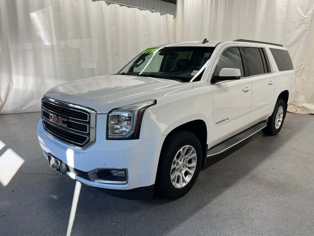 Used 2015 GMC Yukon XL SLT AWD/4WD image 1