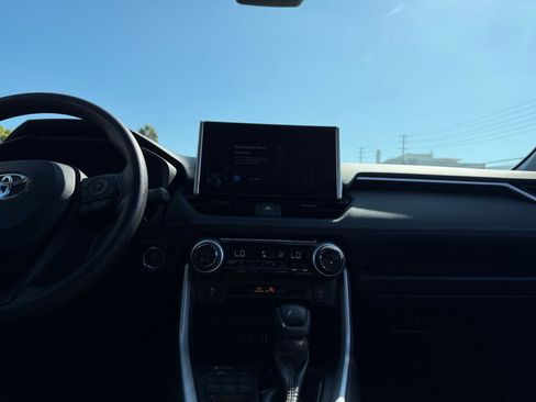 Used 2025 Toyota RAV4 XLE image 18