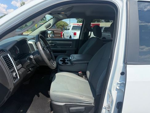 Used 2019 RAM 1500 Classic SLT AWD/4WD image 9