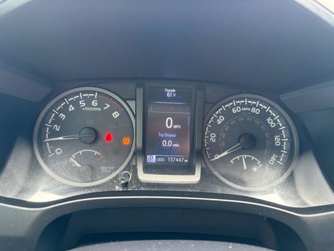 Used 2017 Toyota Tacoma TRD Off-Road w/ Tow Package AWD/4WD image 30