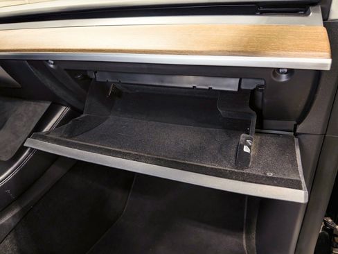 Used 2022 Tesla Model Y Performance image 18