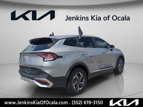 Used 2023 Kia Sportage LX AWD/4WD image 3