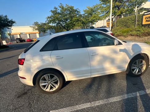 Used 2017 Audi Q3 2.0T Premium AWD/4WD image 8
